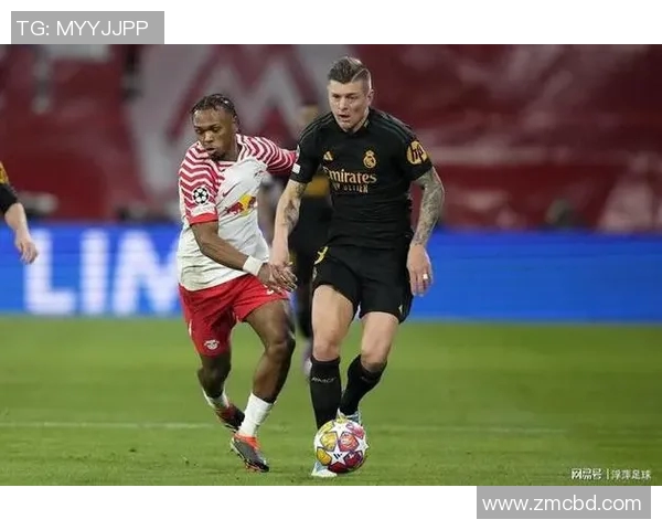 克罗斯在球场上的传奇之路与足球世界的影响力分析