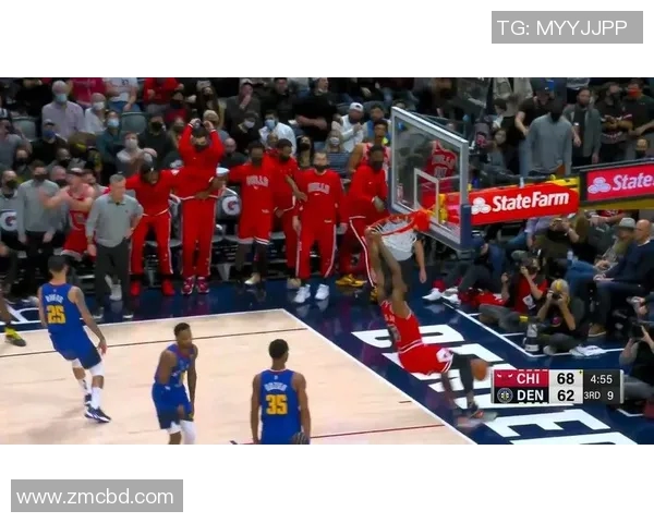 小琼斯精彩扣篮对决猛龙队展现惊人弹跳与技巧的巅峰时刻