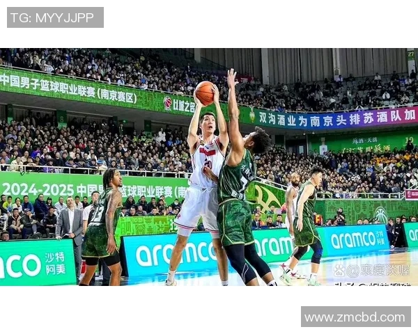 季前赛精彩对决广东宏远挑战同曦队展现新阵容风采 季前赛精彩对决广东宏远挑战同曦队展现新阵容风采