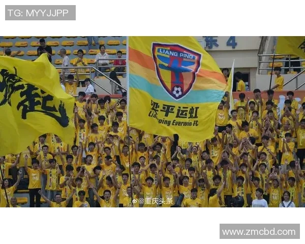 重庆足球队耐力争议引发热议球迷与专家观点碰撞激烈 重庆足球队耐力争议引发热议球迷与专家观点碰撞激烈